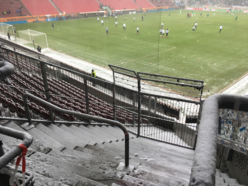 Schnee im Gästeblock