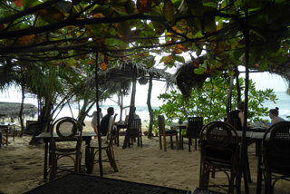 Frühstücken am Strand von Tangalle